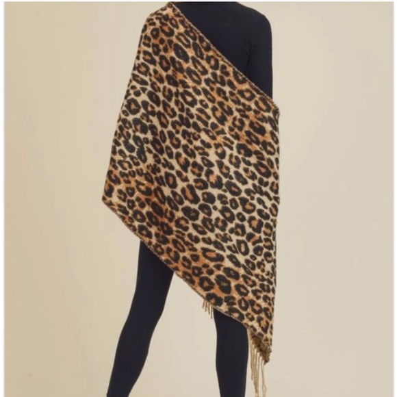 Leopard Animal Print Tassel Blanket Scarf Wrap - Picture 3 of 3